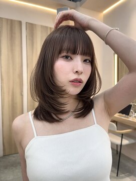 ウェイズトウキョウ 新宿店(Ways TOKYO) 前髪ありミディアムレイヤーカット顔まわり透明感カラーベージュ