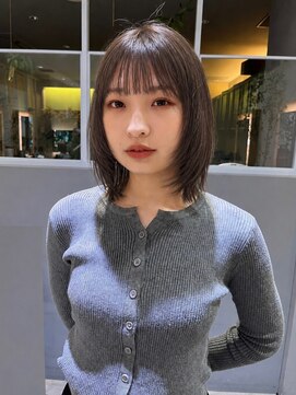 トリッカ シブヤ(TRICCA SHIBUYA) くびれボブ/顔まわりレイヤー/アッシュグレージュ/艶カラー