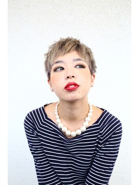 ケセラ(quesera) グレーアッシュ × ベリーショート