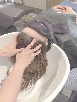 シャルムジャパン(shallm JAPAN)の写真/【スパ専用個室あり】頭皮の汚れをスッキリ落とし、髪の内側から外側までしっかりケア◎健やかな艶髪へ♪