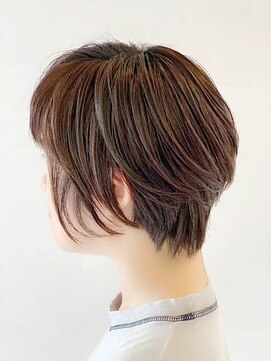 ヘアーヴィーヴル 松茂店(Hair BIVRE) 《BIVRE玉木》360℃綺麗に見える耳かけショート