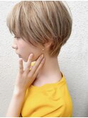 【Antiga VI】ブロンドミルキー×横顔美人ショート