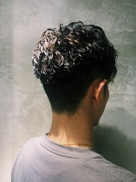 ヒロギンザプレミアムバーバースパ パレスホテル店(HIRO GINZA) ツイスパ/メッシュ/ダウンバンク/大手町/理容室