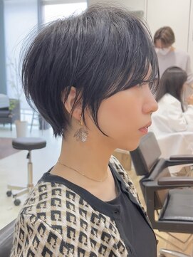 ビュー フクオカ(VIEW FUKUOKA) モードに大人可愛いダークアッシュイメチェンショートボブ