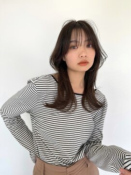 ヨロ 小岩(YOLO) レイヤーカットハイライトショートヘアイルミナカラーオージュア