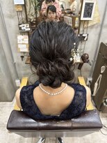 ブーミー(Bor mee)&nbsp;【Bormee】結婚式お呼ばれ　ロングヘア　お団子アレンジ