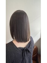 ベース(Bass)&nbsp;ミディアムボブ＋フロントレイヤー