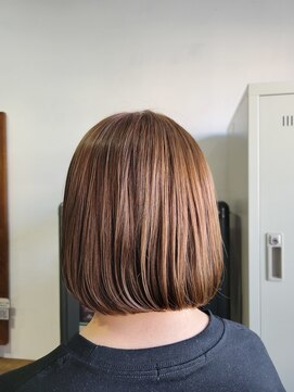 ワンス(Once) ぱつんとボブ