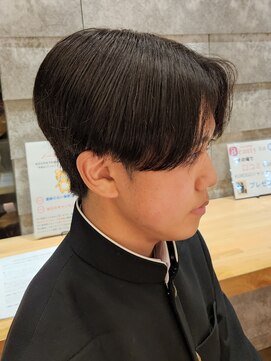 ニアウ 伊勢崎連取店(Niau) 刈り上げセンターパートニュアンスパーマメンズ