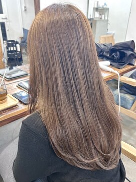 ファルベ(Farbe) 前髪/ワンカールレイヤー/ウエーブパーマ/ベージュ