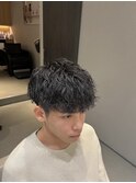 黒髪縦落ちパーマツイストスパイラル