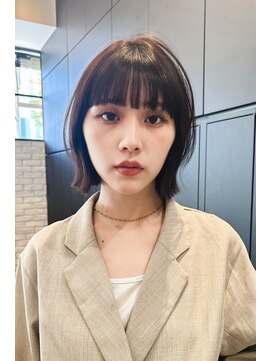 ザシー オモテサンドウ(The C) 20代30代40代ナチュラル大人可愛いレイヤースタイル