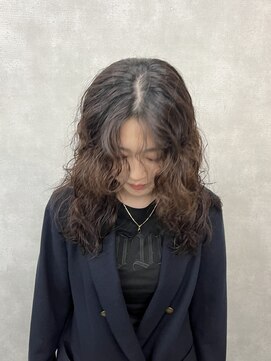 アルブ(alb) カール強め、レイヤーしゃぎしゃぎパーマ