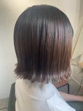 ぷつっとラインで魅せるつやボブ