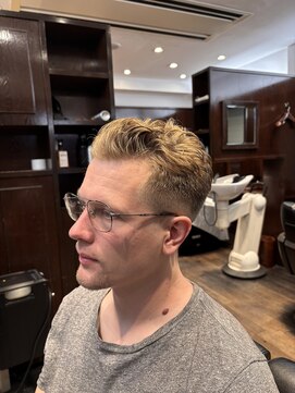 ザバーバー 渋谷(THE BARBER) アクティブショート+フェードカット+眉毛カット