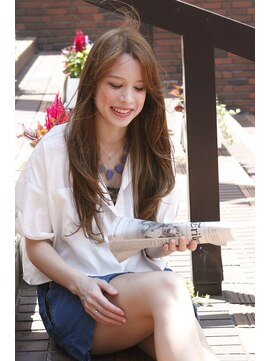 ブーケ(BOUQUET) 似合わせカット・ヘルシーレイヤー・センターパート・無造作