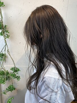 エル(EL by green) 《tomi》ロングレイヤー×くすみグレージュ