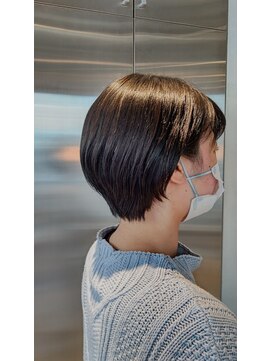 オーガニック リブ 川越(organic+live) ２０代３０代大人可愛いアッシュベージュボブ耳掛け透明感