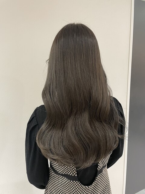 ロングヘア韓国ヘアレイヤーカット小顔カットグレージュ