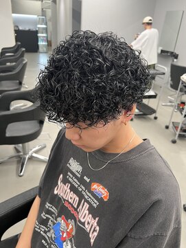 フライ 東通り店(Frei) 外国人風カーリーヘアー