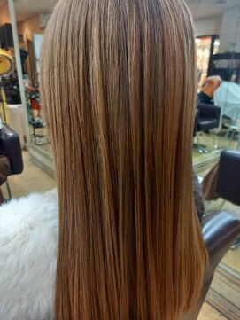 シャンプーボーイ 金髪ロング