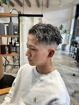 ヴィアンカ 倉敷中央通り店(Vianca) メッシュ/メンズメッシュ/メンズハイライト/ツイストパーマ