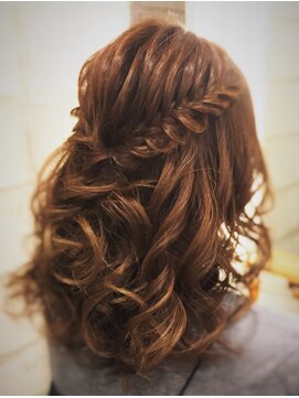 女性専用ヘアセットサロン バロック(BAROQUE) おススメ編み込みダウンスタイル