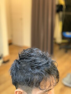 ヘアーサロン セブンベルズ ツーブロックパーマ