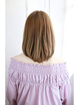 シュシュット(chouchoute) 斜めバングデザインカラーシルキーベージュグレージュカラー/024