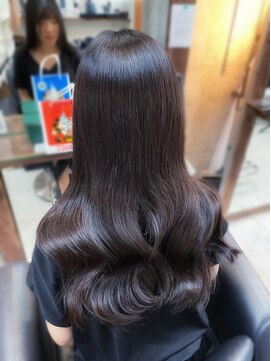 ラストーリア(La storia) 艶髪 髪質改善 暗髪 大人かわいい 上品スタイル 20代 30代 40代