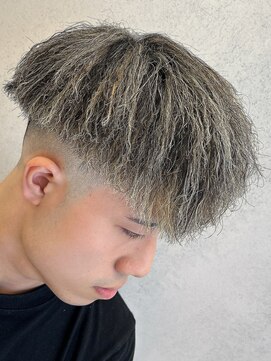 ルースト 西院店(ROOST) パイルツイスト×ゴールドハイライト