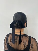 アップスタイル　タイトアレンジ　リボンアレンジ