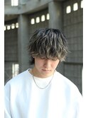 ツイストスパイラルパーマメンズメッシュハイライトカラー