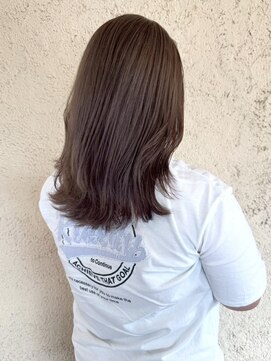 プリモ ココ 鍋島店(Primo coco.) 透明感カラー アッシュブラウン ミディアムレイヤー 髪質改善