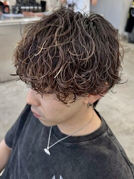 ウェイビーエフティフィフス 横浜西口(WAVEY ft.fifth) 横浜西口メンズカットツイスパシャドウパーマ波巻きパーマ30代◆