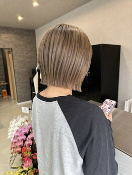 カサネ(kasane)の写真/あなたの理想の髪色を実現！ダメージを最小限に抑えて、透明感のある柔らかい質感に仕上げます＊