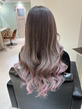 リゼル ユア 渋谷(RISEL YUA) シールエクステを使ったグレージュ×ピンクのロングヘア
