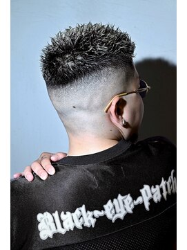 チルチェア 横浜(CHILL CHAIR) スキンフェード×ツイストパーマ×ブリーチ<横浜/バーバー/床屋>