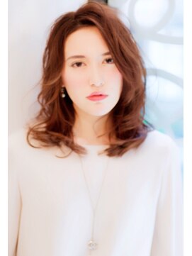 ミッシェル アフロート(michelle afloat) ラウンドCカットでつくるひし形フォルムで髪の悩みを解消☆