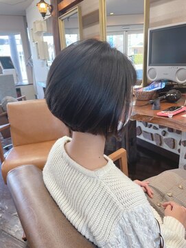 アート(art) 丸みショートボブ