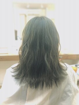 アミー(ami) オリーブベージュカラー