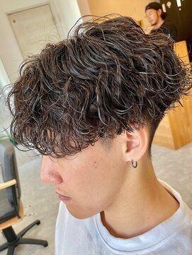 フゥ 宇都宮(FeU) 波巻きパーマメンズパーマメンズヘアツーブロックツイストパーマ