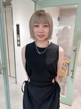 ヘーゼル 博多(HAZEL.) CHIHIRO：ホワイトミルクティー　レイヤーボブ