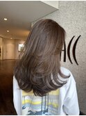 上品でやわらかく動くロングレイヤーカット