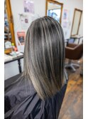 白髪ぼかしと相性抜群のエアータッチバレイヤージュ！