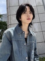 スライバイリアオオサカ(Sly By Ria OSAKA)&nbsp;ミディアムウルフ/センターパート/カルマヘア【梅田/大阪】