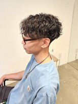 ニアウ 伊勢崎連取店(Niau)&nbsp;刈り上げセンターパートツイストスパイラルパーマ