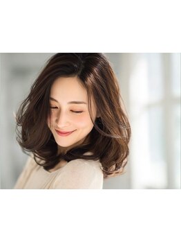 ダメージ/クセ毛/白髪など大人女性の髪の悩みにアプローチ◎特許取得の髪質改善カラーで潤い溢れるツヤ髪へ