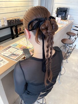 ユナイテッドビューティーウェストコースト(UNITED BEAUTY WEST COAST) ヘアセット/ヘアアレンジ/お団子/三つ編みアレンジ