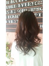 ヘアースタジオ グロース(HAIR STUDIO growth) ゆるカールが自然体　エアリーな女性らしさが完成